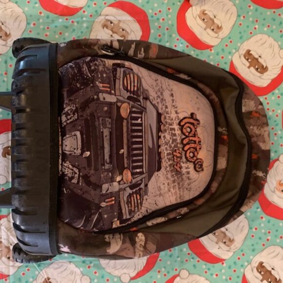 Very Cool TOTTO 4 X 4 Camo Backpack, with wheels and extending handle - Picture 7 of 16